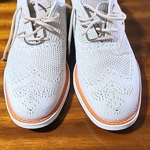 Beautiful Cole Hann Shoes.